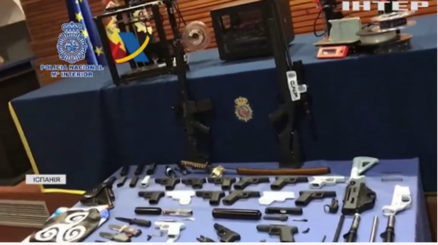 Поліція Іспанії викрила незвичайну зброярню