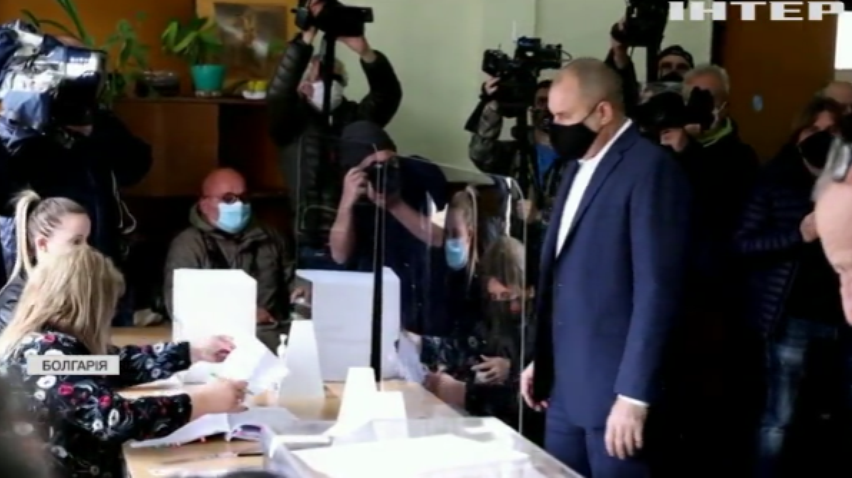 Прем'єр Болгарії святкує перемогу на парламентських виборах