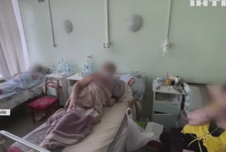 У Києві розгортають додакові ліжка для інфікованих у пологових будинках