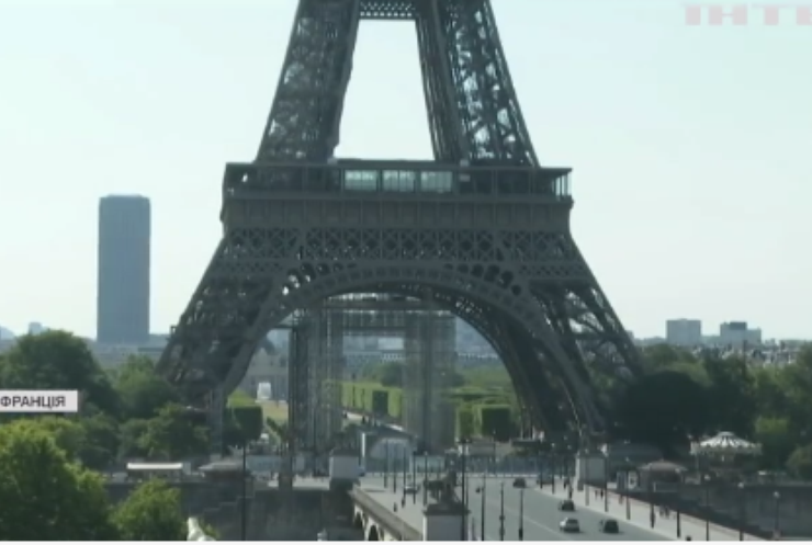 Ейфелеву вежу у Парижі відкривають для туристів