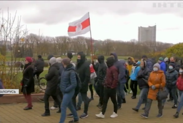 Влада Білорусі хоче заборонити біло-червоно-білий прапор