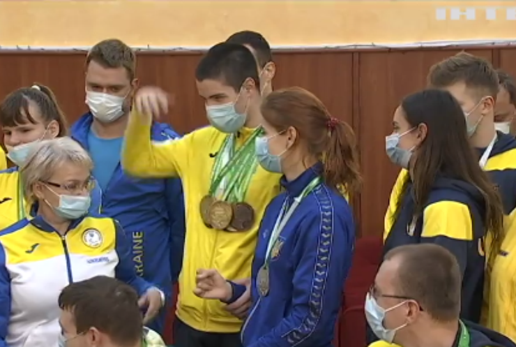 Паралімпійці України щепились вакциною "Коронавак"