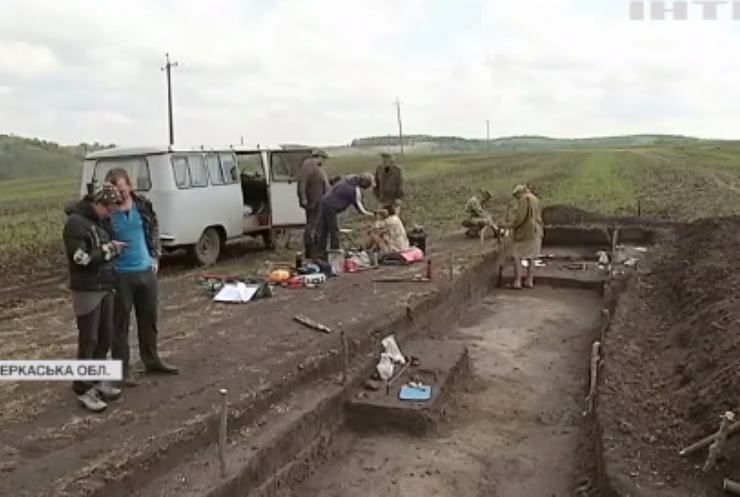Могильник на Черкащині: археологи третій рік досліджують "зарубинецьку культуру"