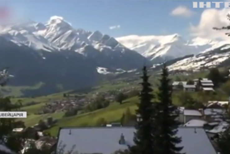 У Швейцарії волонтери допомагають рятувати худобу від вовків