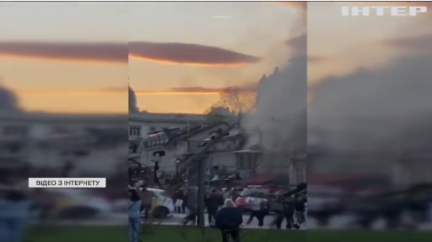 В Одесі масштабна пожежа: горить ресторан з готелем