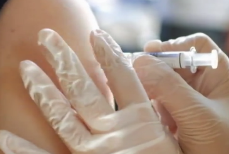 Вакцина для майбутніх мам: чи є шанс запобігти важкому перебігу хвороби?