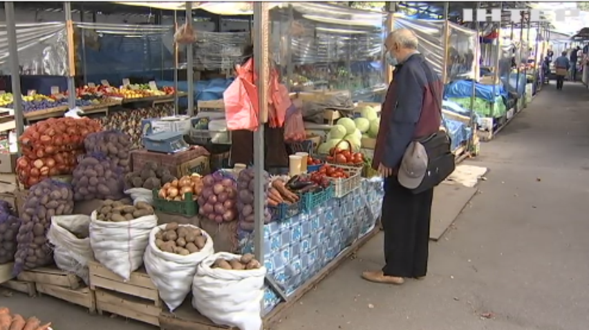 Економіка України: харчові продукти здорожчали майже на третину