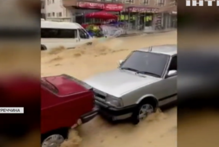 Столиця Туреччини потерпає від рясних дощів