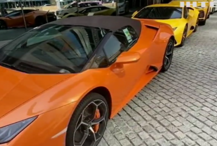 У Дубаї відкрилась автошкола для найбагатших
