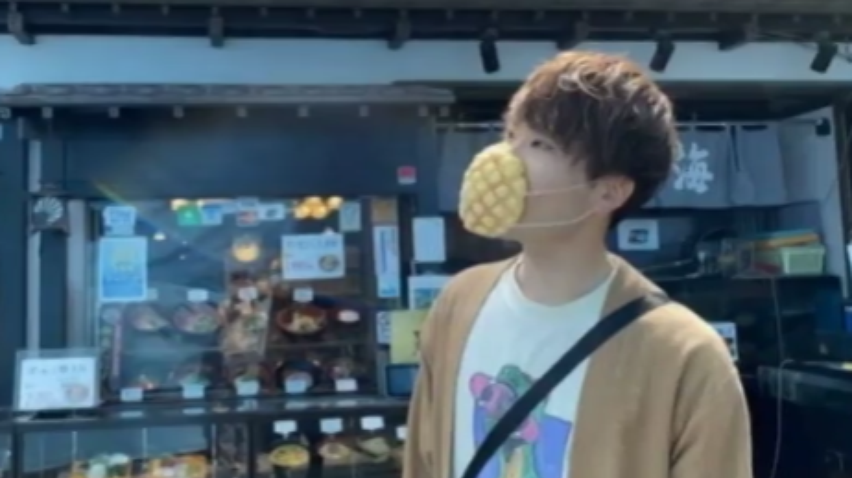 У Японії презентували маски з хліба