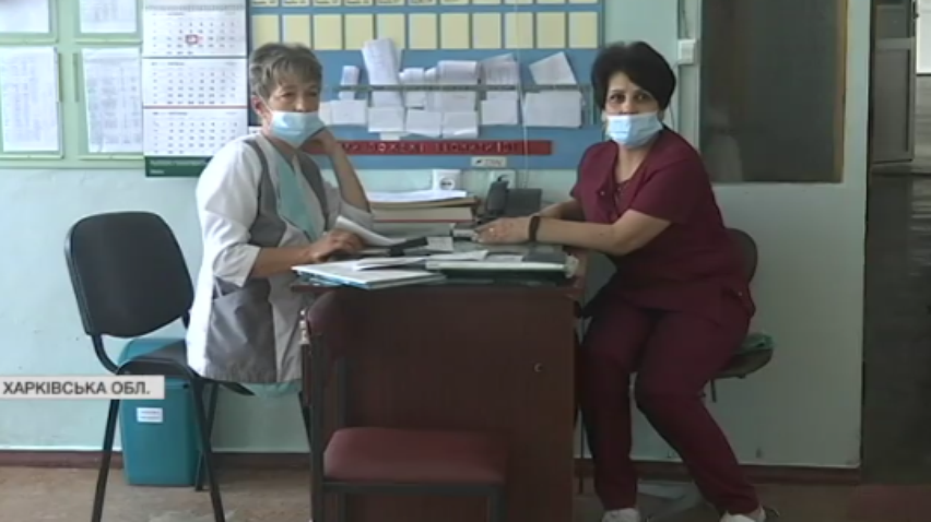 Гроші бачили ще у квітні: медики ковідної лікарні вийшли на протест