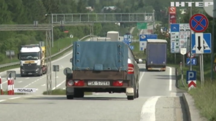 У Польщі запровадили 10-денний карантин для іноземних туристів