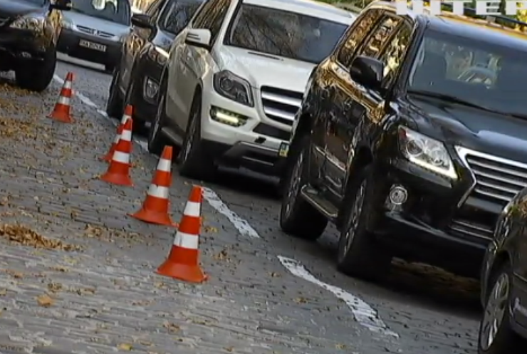 У Києві на вулиці вийдуть інспектори паркування