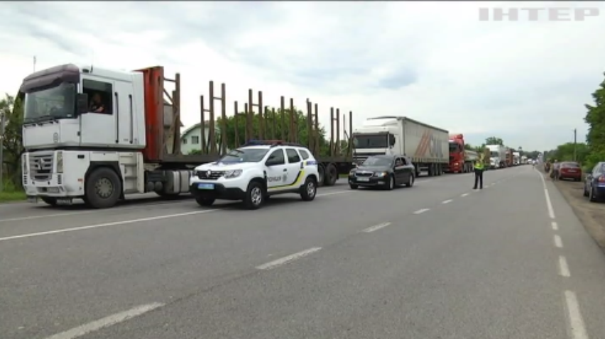 На Прикарпатті селяни протестують через бездоріжжя 