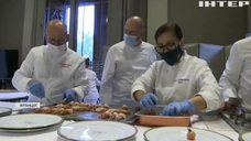 У Франції зібрались шеф-кухарі найвпливовіших людей світу