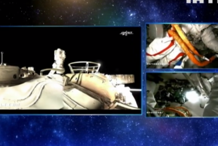 Астронавти Китаю вперше вийшли у відкритий космос з нової станції