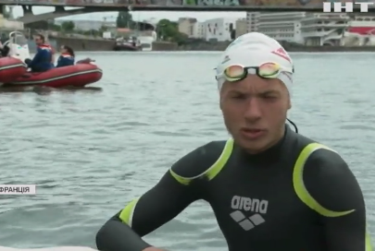 Французський спортсмен взявся проплисти Сену вздовж