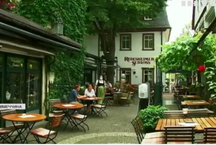 Працівники на вагу золота: у Німеччині ресторанам не вистачає персоналу