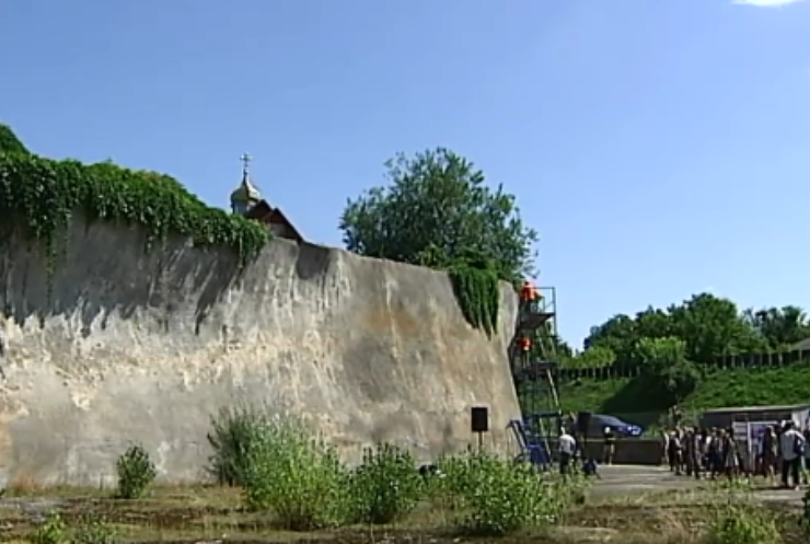 У Києві почали відновлення Стіни Пам'яті