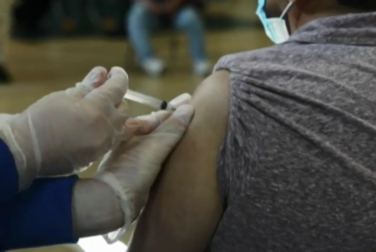 Коронавірус лютує в США: блогерам платитимуть за пропаганду вакцинації