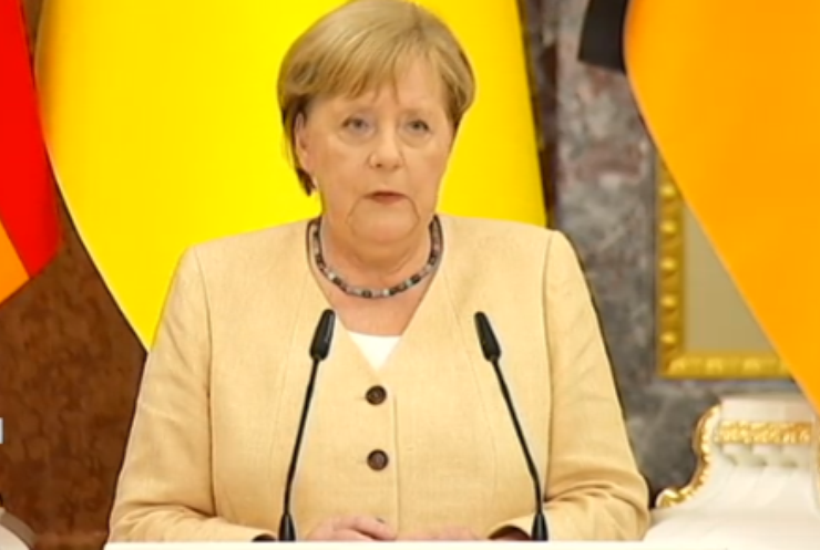Меркель не дала Україні гарантій щодо транзиту газу
