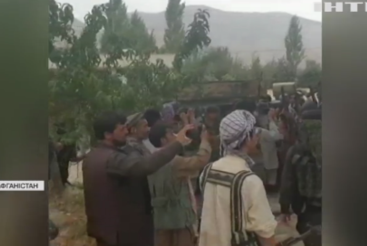 В Афганістані таліби оточили сили опору
