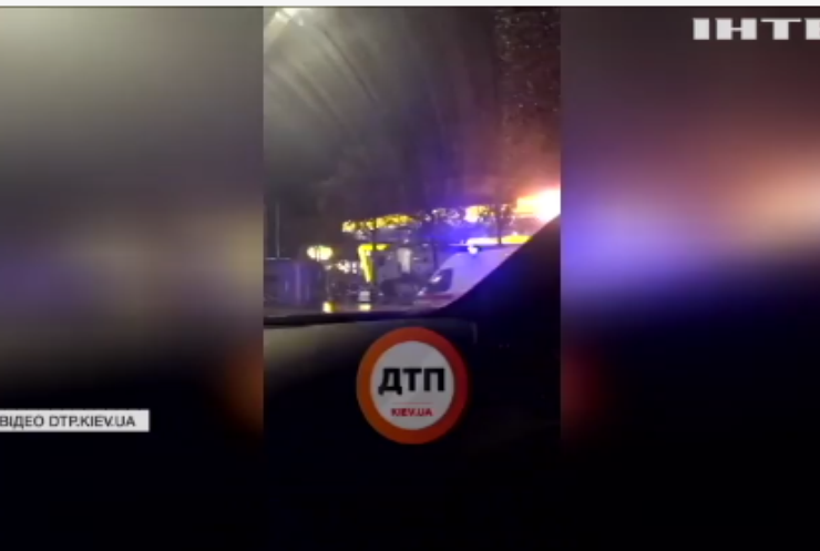 Автобус Кишинів-Москва потрапив в аварію у Києві: восьмеро людей у лікарні