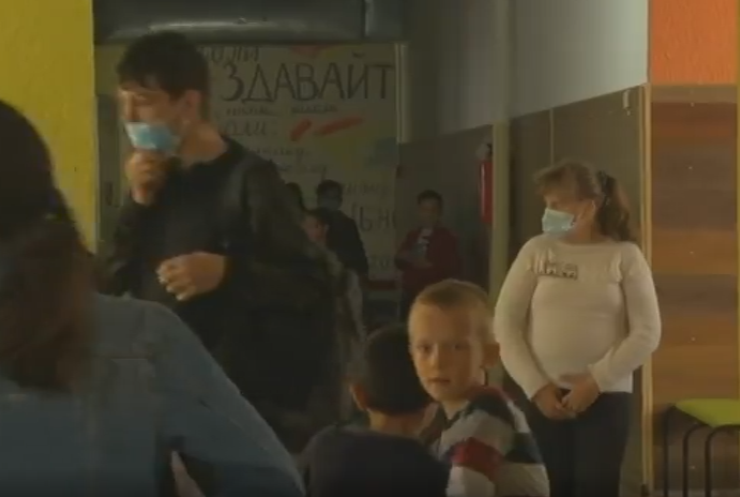 Прем'єр-міністр України закликав вчителів робити щеплення від COVID-19