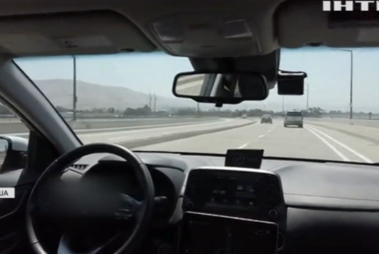 Безпека на дорозі без водіїв: у Каліфорнії тестують безпілотні автомобілі