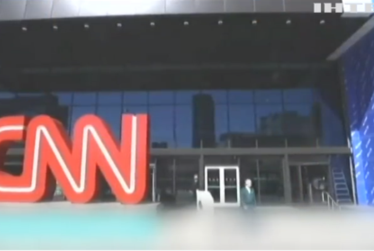 Американський телеканал CNN звільнив працівників без довідки про вакцинацію