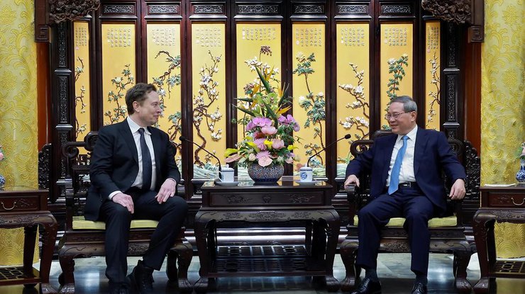 Ілон Маск і прем'єр Держради КНР Лі Цян